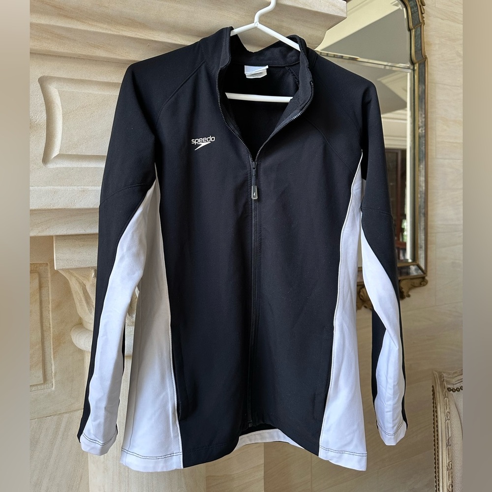 Women’s Speedo black and white full zip jacket.